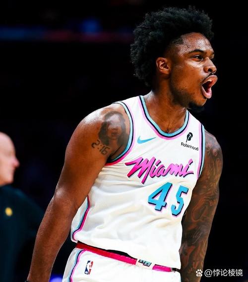 米切尔：大球训练中表现让人惊艳 他能让每个人比赛变得更轻松