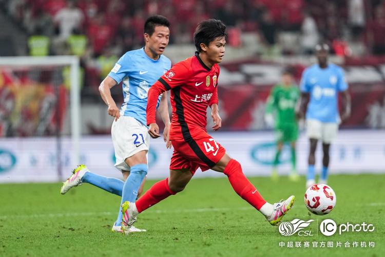 半场-防线被打穿致丢球李圣龙错失良机 上海海港0-1落后武里南联