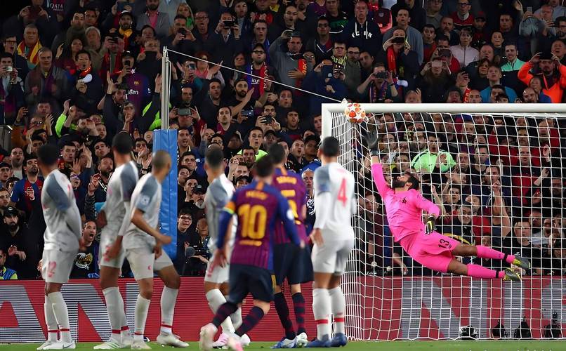 范戴克:皇马过去15场赢了14场实力很强,我们完美执行了比赛计划