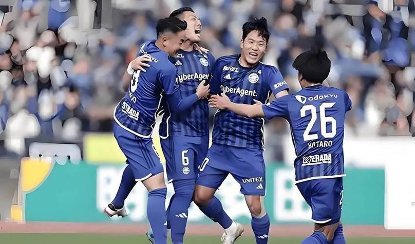 亚冠逆天乌龙！町田队长开场32秒远距离回传，皮球直接精准入网