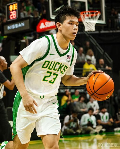 林葳首秀7中0！俄勒冈大学主帅：他还在适应 投丢几球后稍显犹豫