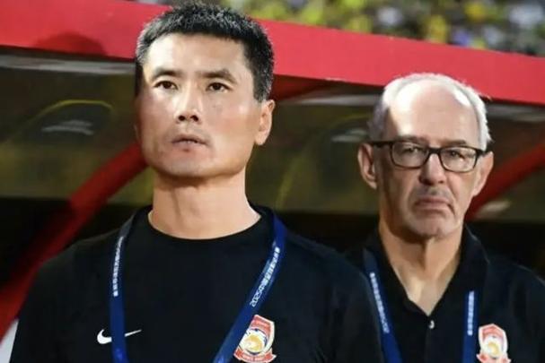 马德兴：邵佳一受青睐在于有多位外籍助手，尝试“土主洋辅”模式