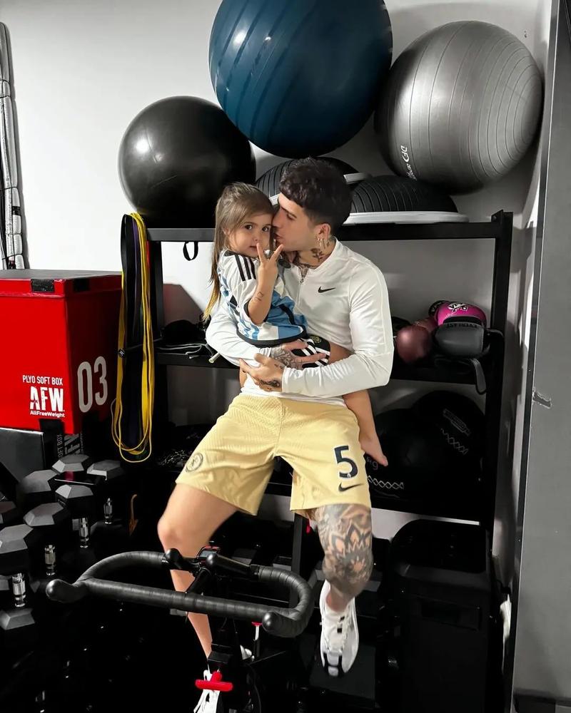 🔥太阳报：旺达当面回应恩佐妻子，自己与恩佐调情纯属胡说八道