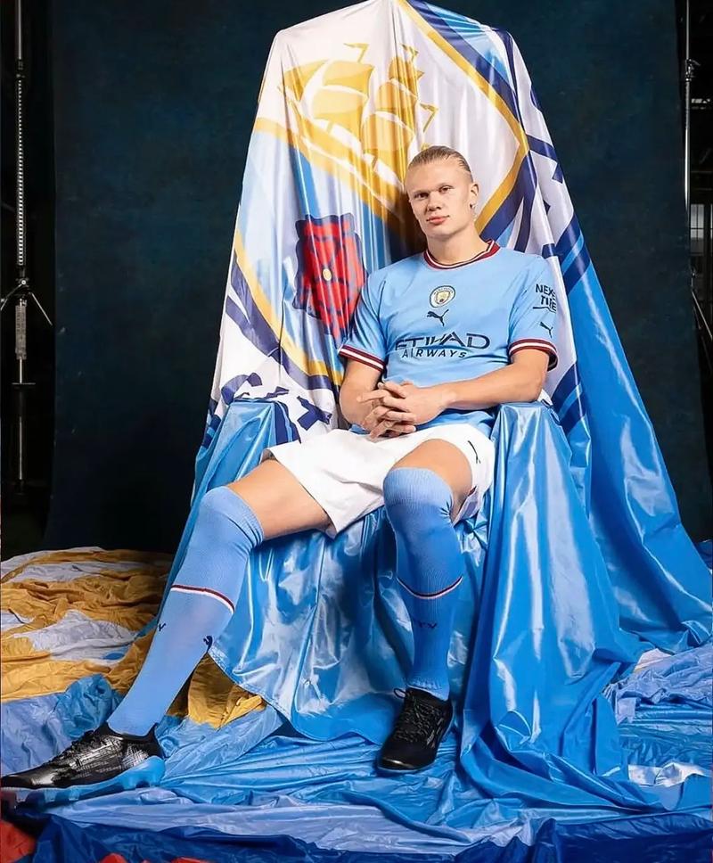 5场6球，官方：哈兰德当选曼城10月队内最佳球员