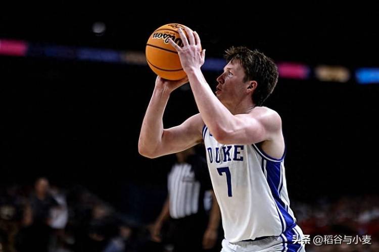 媒体人：杜克球员很可能在NBA一个月输的球 比高中大学加起来都多